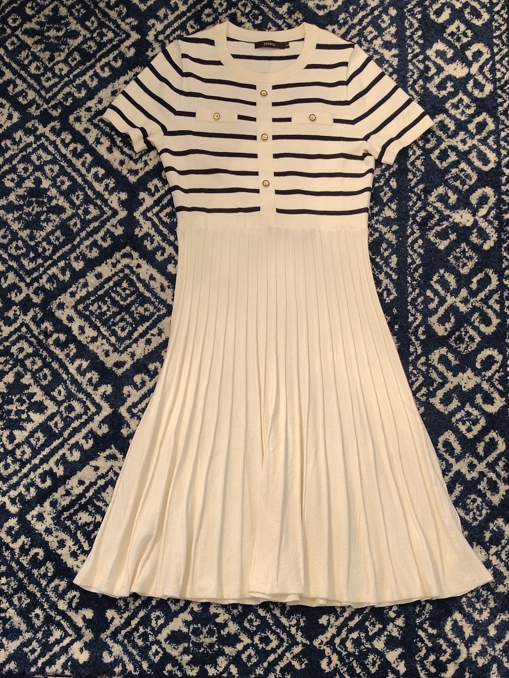 Striped Short-Sleeve Pleated Midi Dress - White & Navy